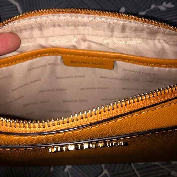 Michael Kors crossbody bag - Picture 6 of 7